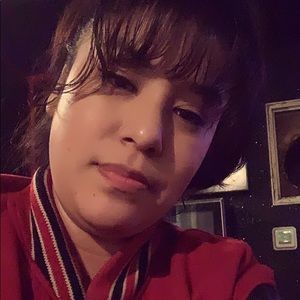 Meet your Posher, Bibi